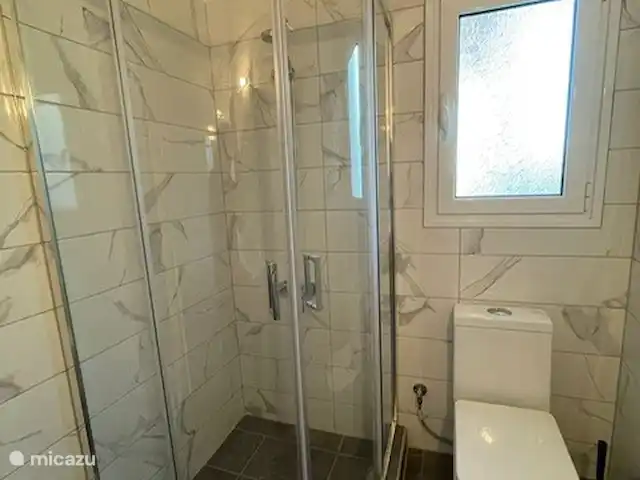 Zomers Buiten | Grèce, Égine, Salamina - villa 1ère salle de bain