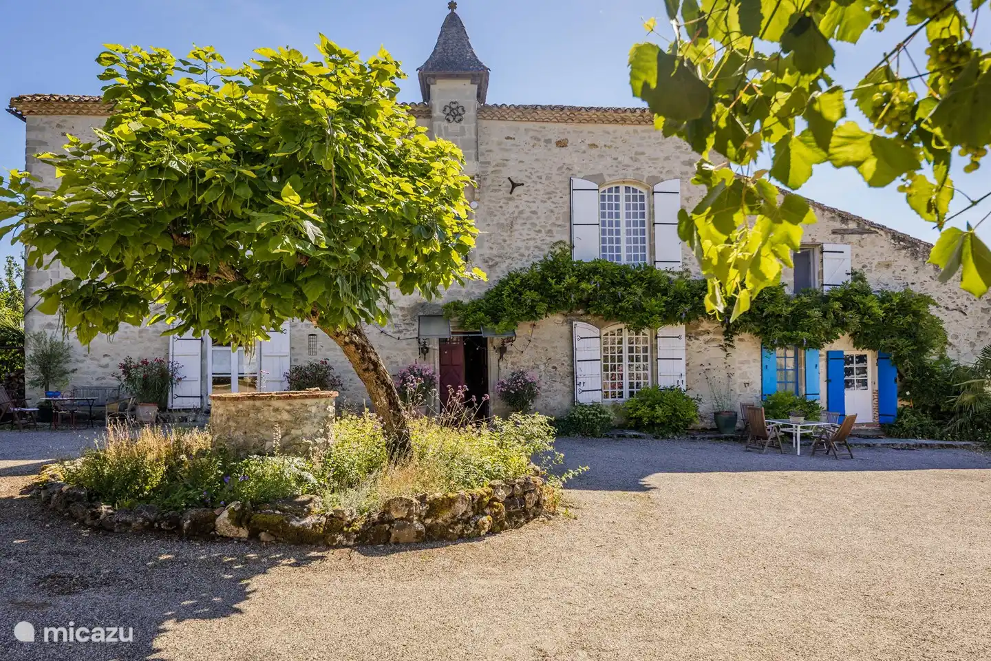  g&#238;te / cottage in Lot-et-Garonne, France – Chateau Mondou