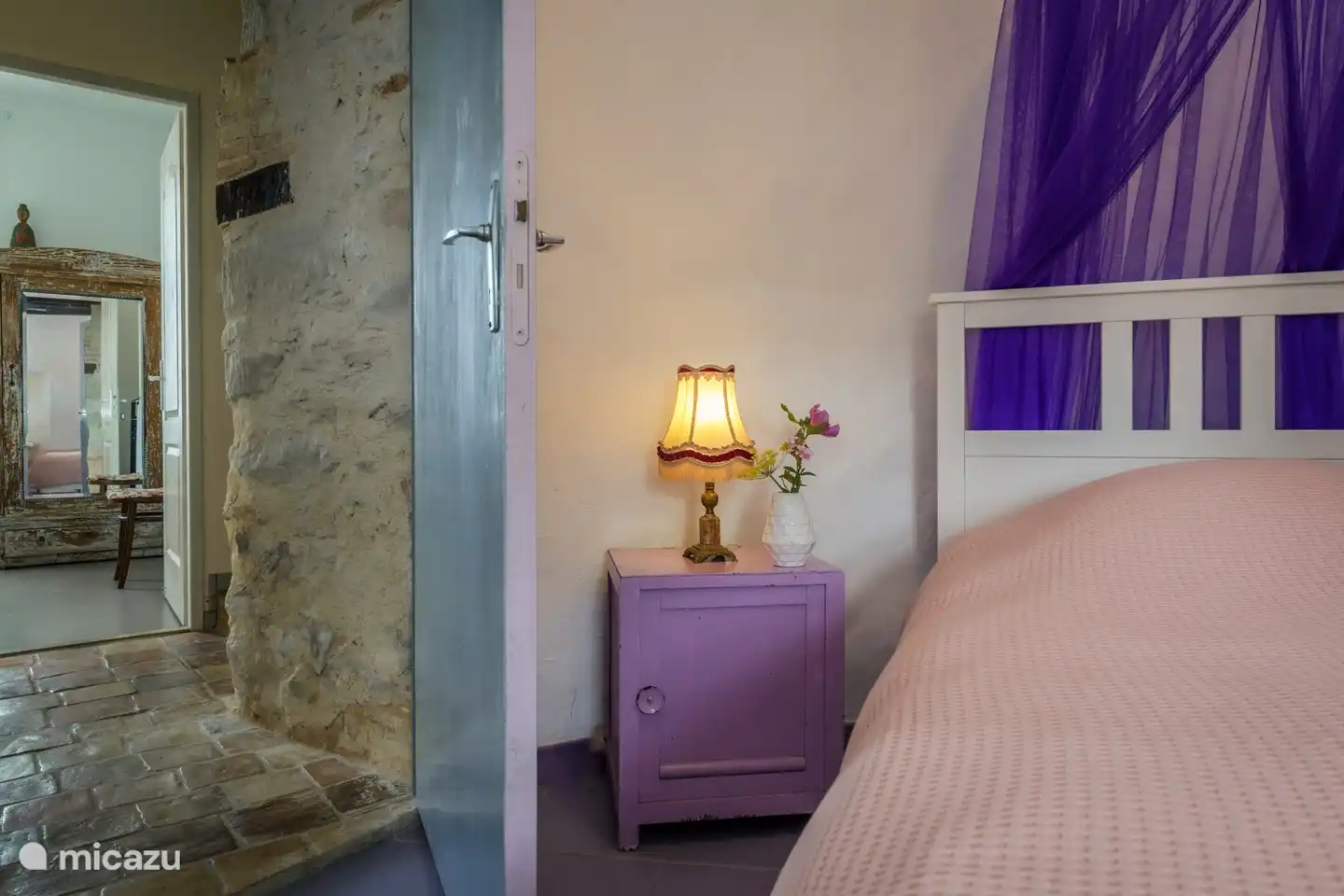 Bellevue single room in the tower