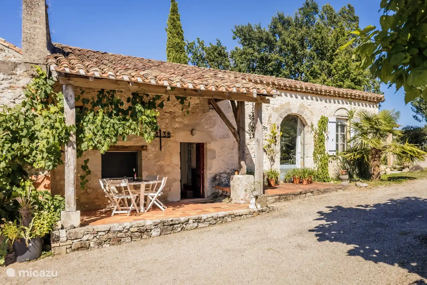 Gite La Loge entrance with terrace