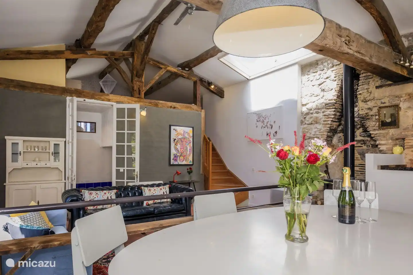 La Loge view of the mezzanine