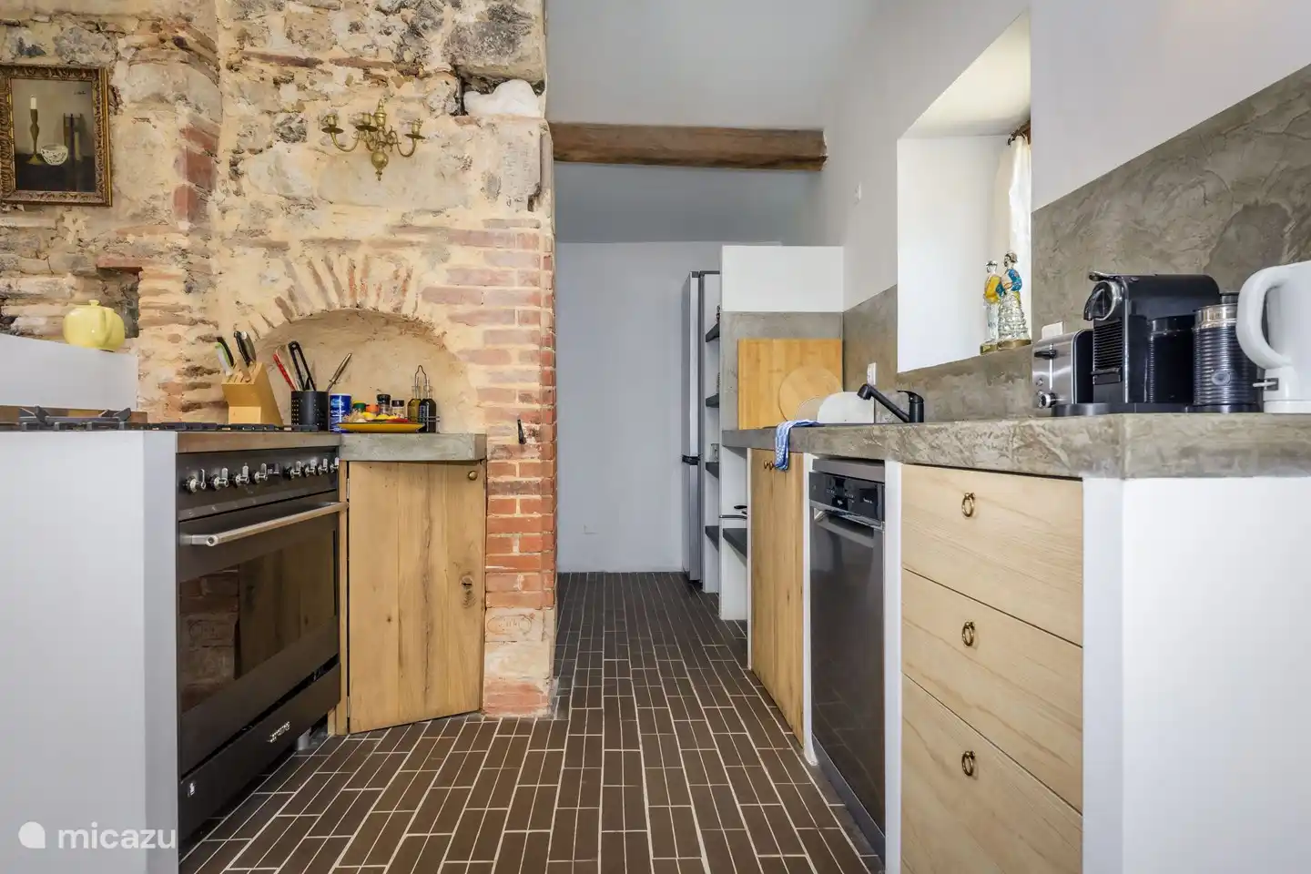 La loge kitchen with large Smeg stove
