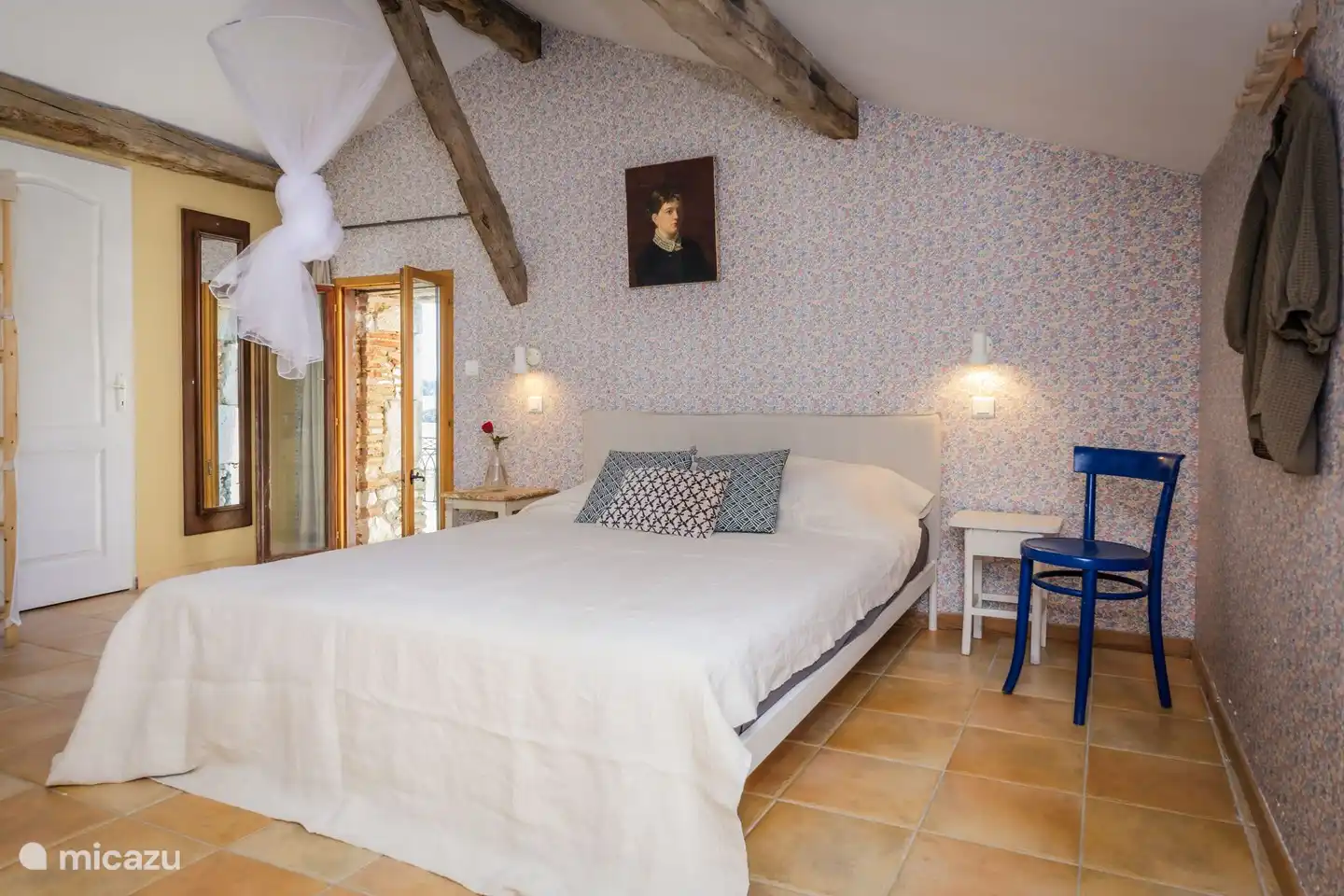 La Loge bedroom on the mezzanine