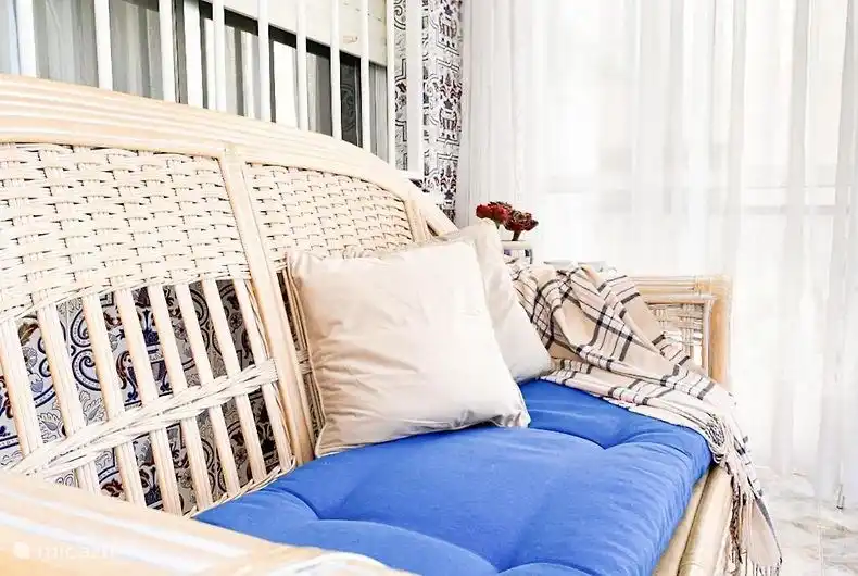 There is also a conservatory!