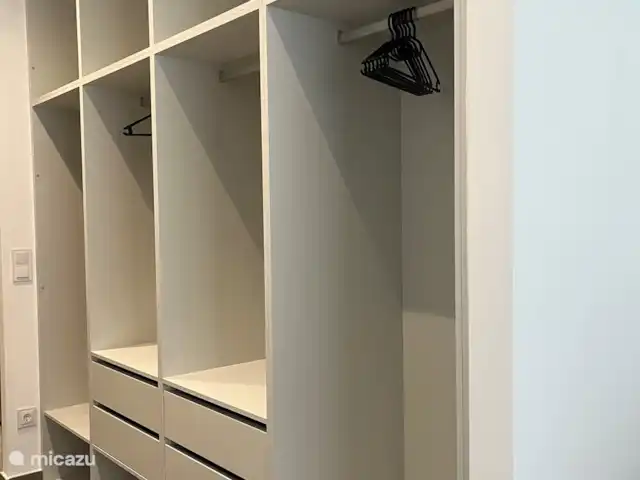 Wandelen, Spanje, Costa Blanca, Dolores, villa Casa Posterus Kast master bedroom