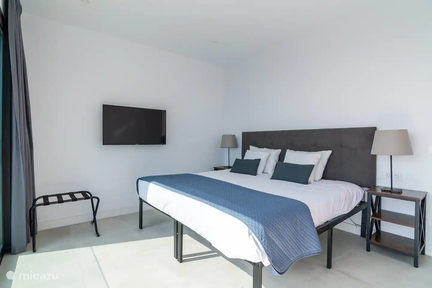 Schlafzimmer mit Doppelbett