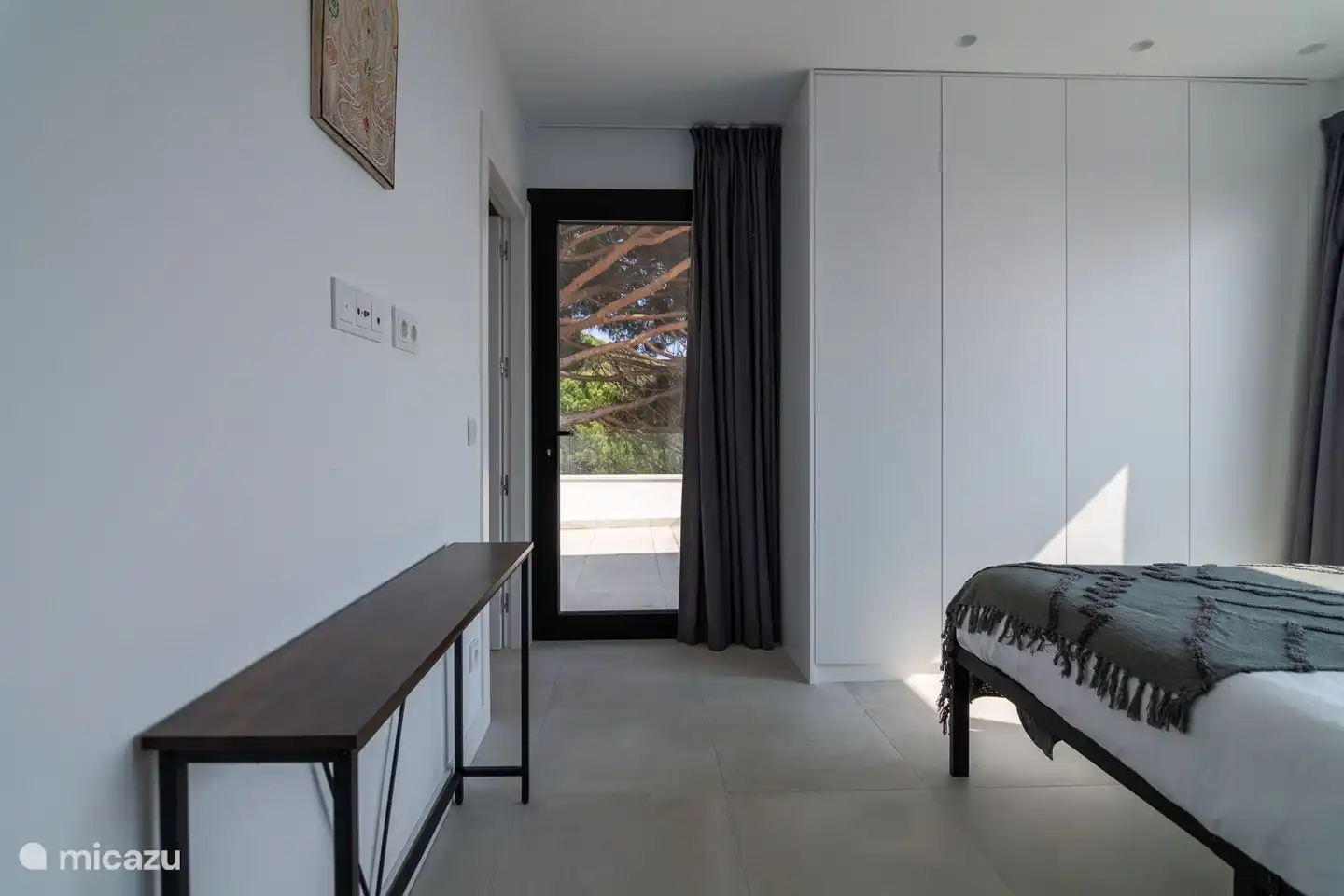 Schlafzimmer mit Doppelbett