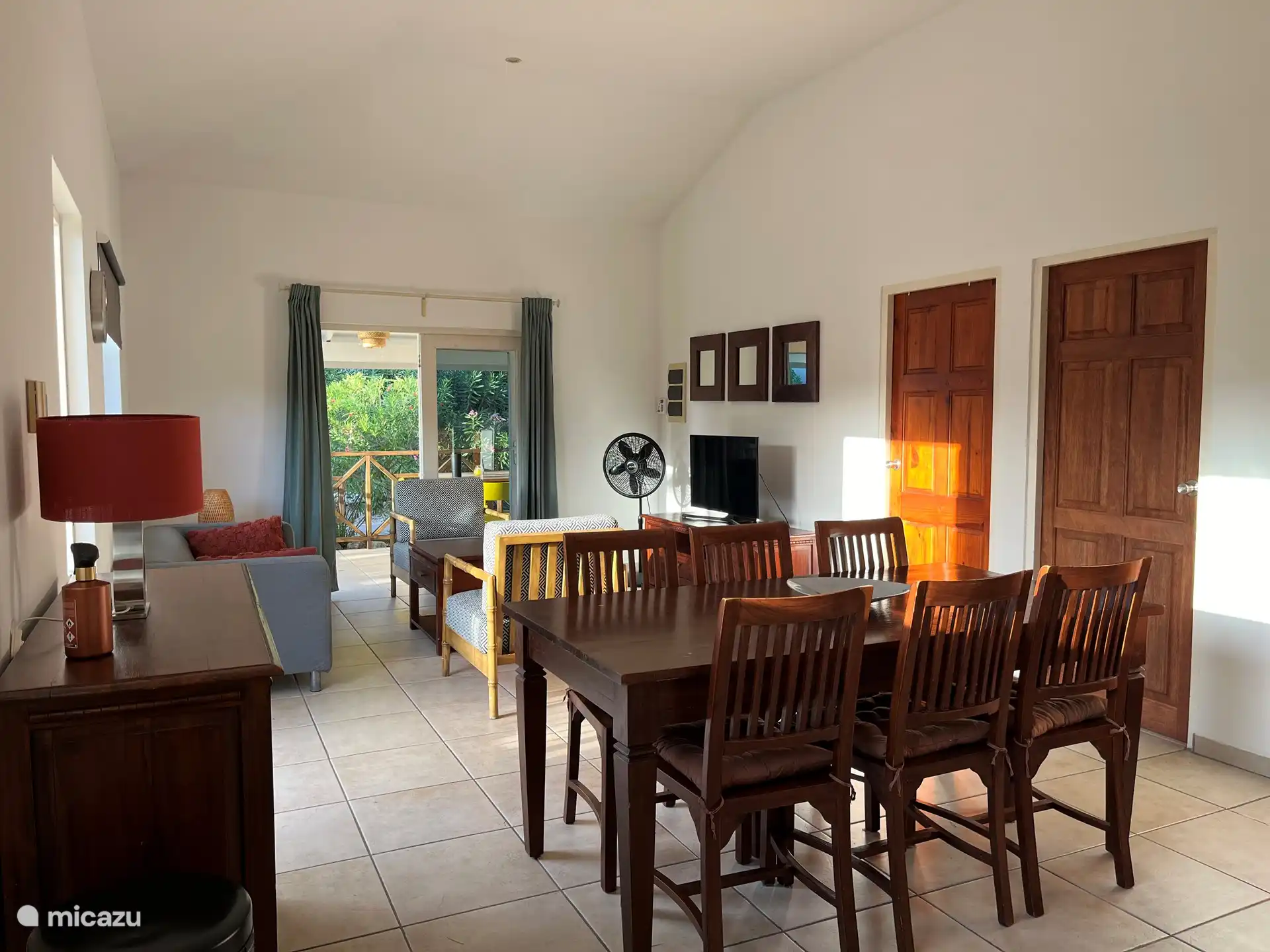 Zicht vanuit de keuken