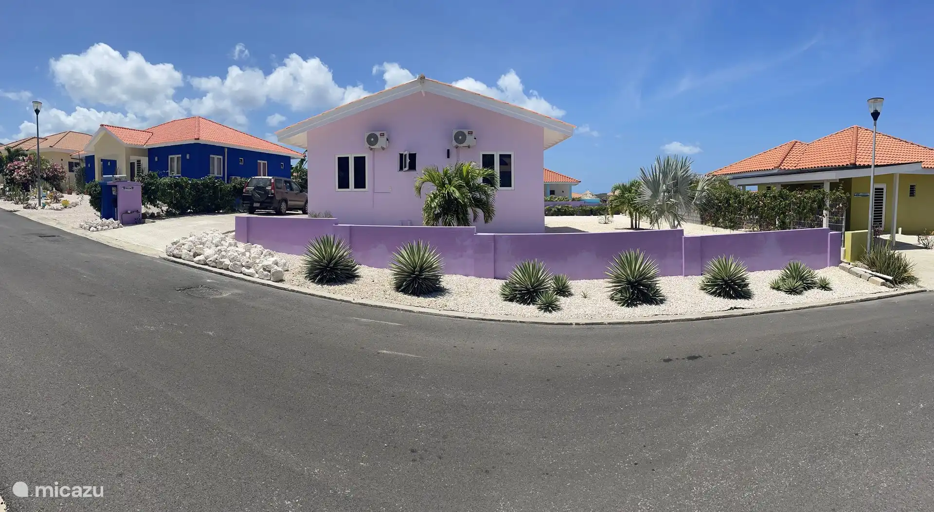 Vorderansicht der Villa.