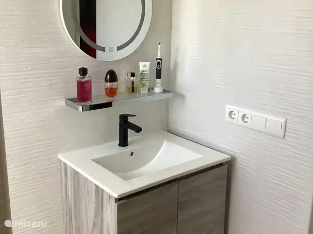 villa en Curazao, Bandabou (oeste), Fontein – La Pura Vida Fuente de lavado en el baño.