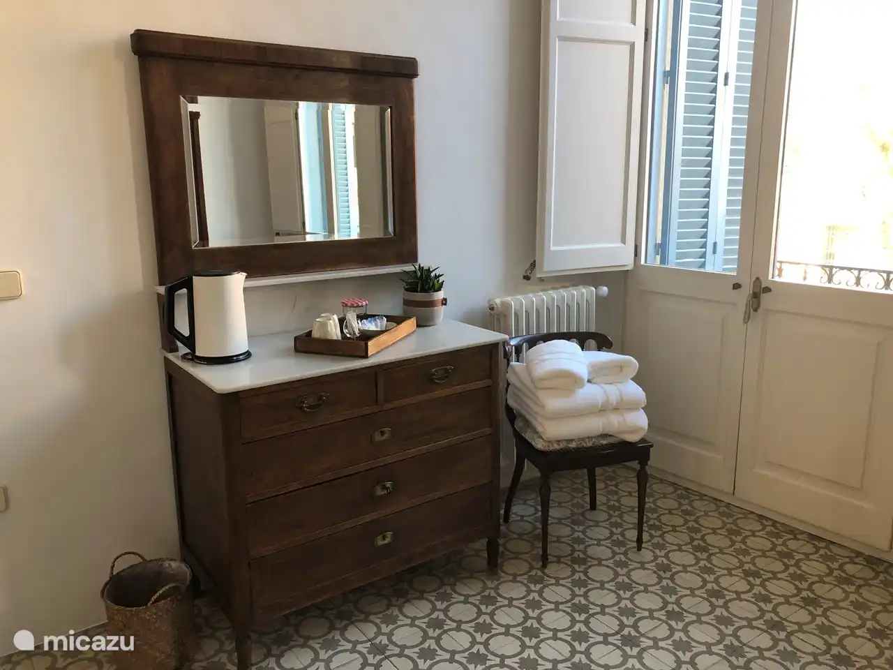 2nd floor bedrooms and bathroom