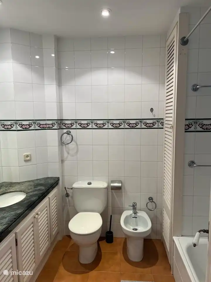 2nd floor bedrooms and bathroom