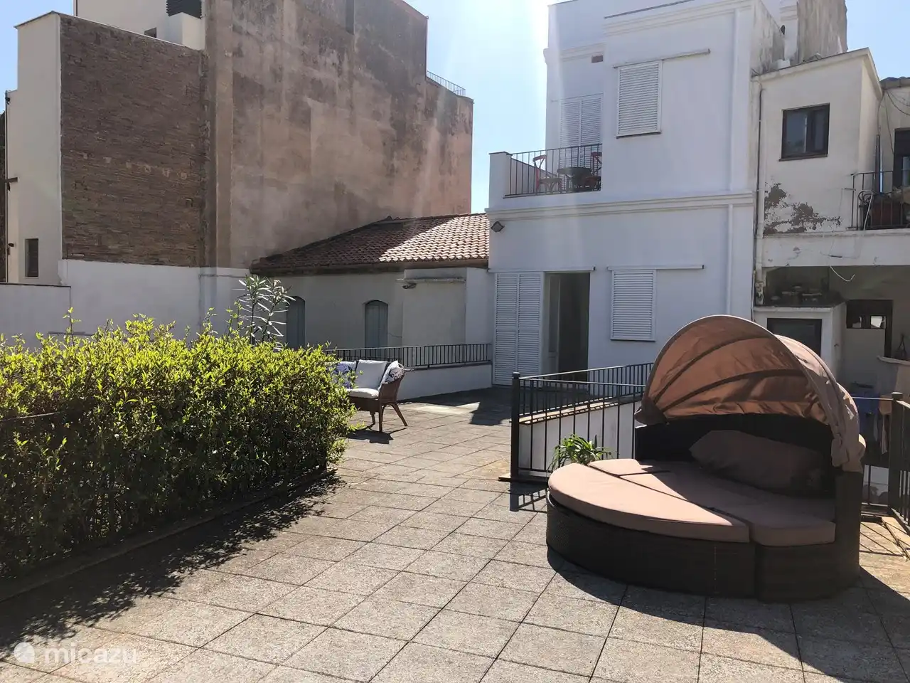 Garden Seating & BBQ area