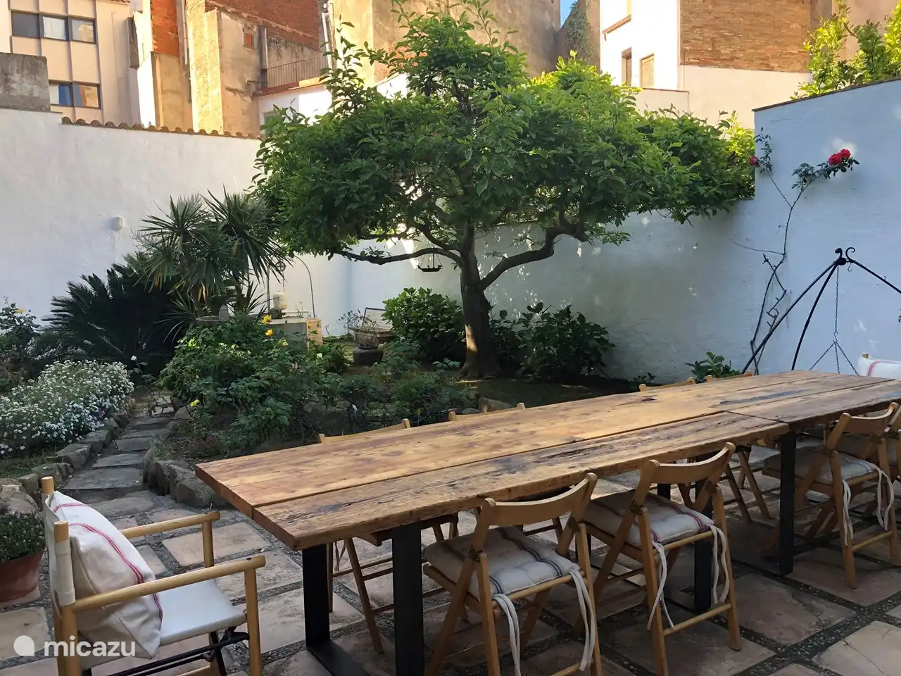 Garden Seating & BBQ area