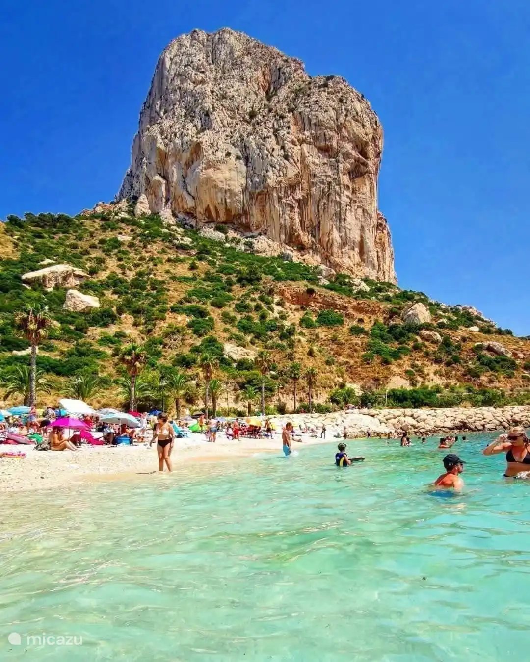 1 der kleinen Strände nur wenige Gehminuten entfernt