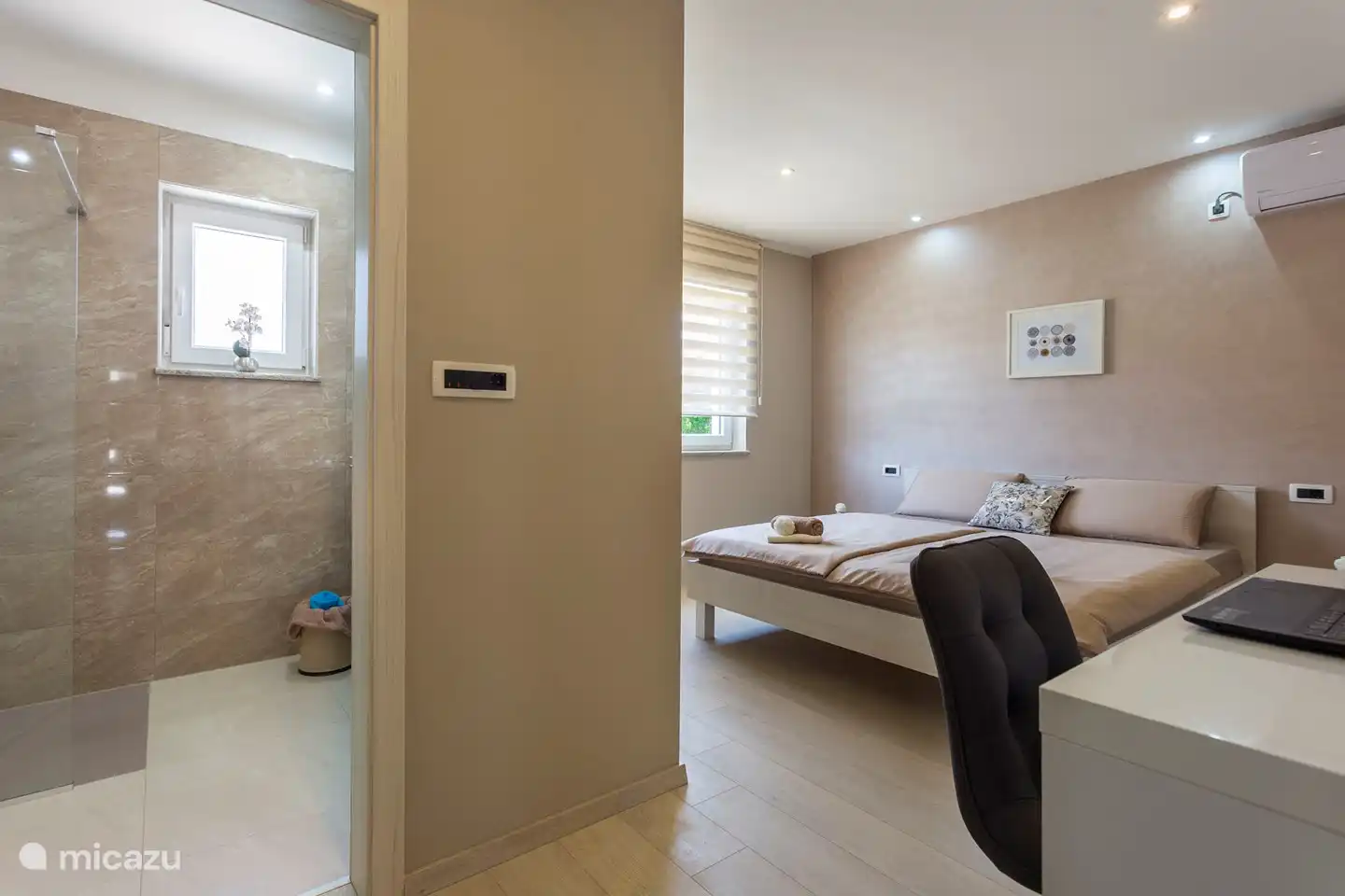 dormitorio doble y ba&#241;o