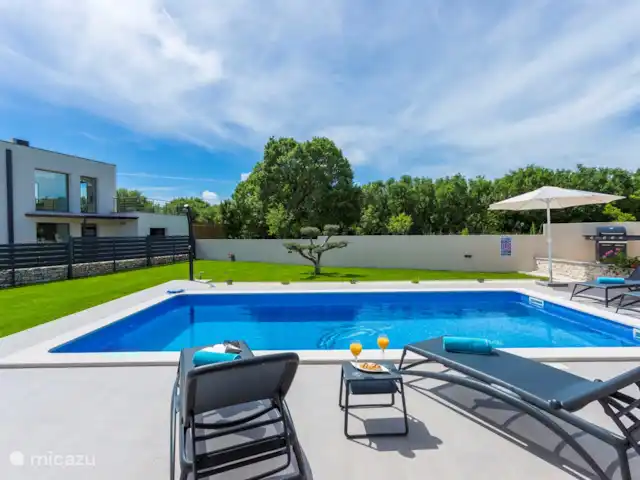 villa huren in Kroatië, Istrië, Barban – Vila Martina buiten zwembad