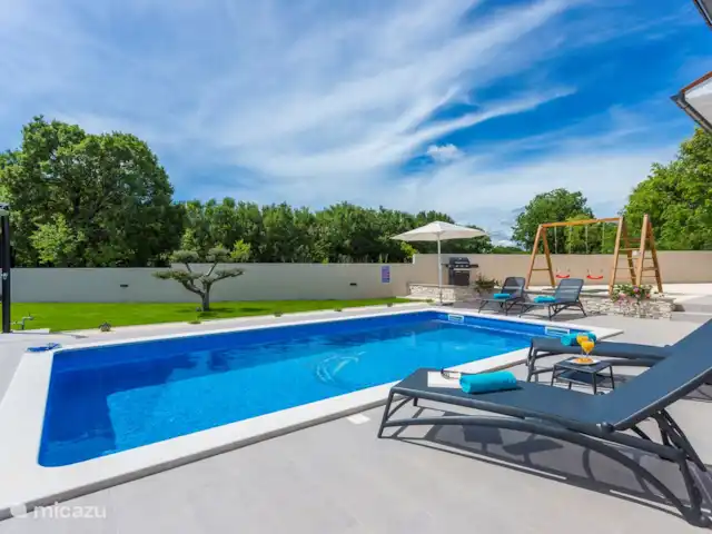 villa huren in Kroatië, Istrië, Barban – Vila Martina buiten zwembad