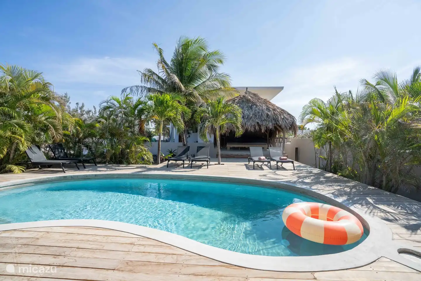 Nieuw Jan Thiel Casa Cosi Curacao boek je bij Micazu Micazu