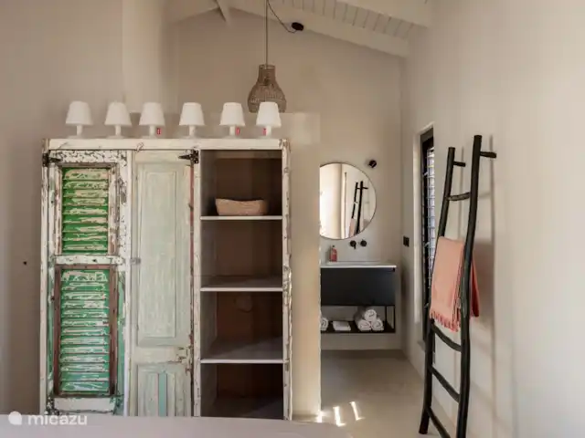 Location de Vacances Curaçao, Banda Ariba (est), Jan Thiel, maison de vacances - Casa Cosi Curaçao - Plage Jan Thiel Chambre principale numéro 2