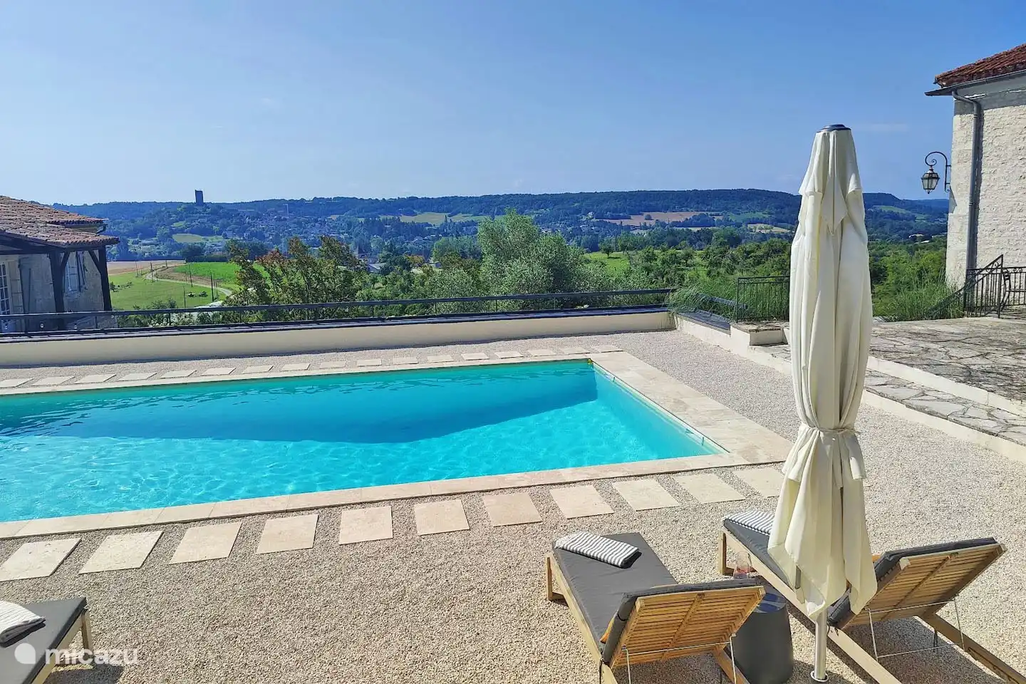 Entspannen Sie sich am Pool