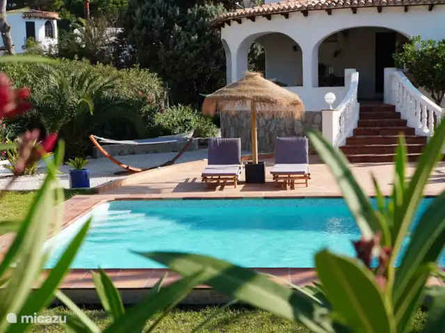 Casa de Isabella  | Espagne, Costa Blanca, Jávea - maison de vacances Sur les jolis lits avec des oreillers épais, c’est merveilleusement relaxant !