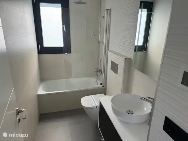 Villa Dorada 8 Finestrat | Espagne, Costa Blanca, Benidorm - villa salle de bain étage 1 en suite avec baignoire