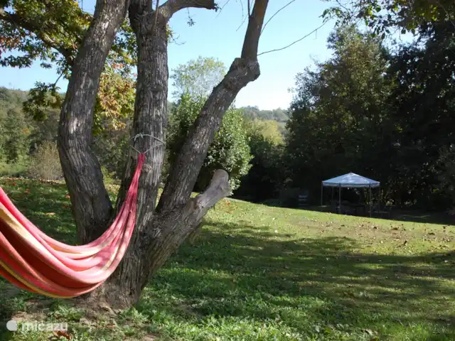 Casavabene Appartement Cinghiale huren in Italië, Piëmont, Murazzano - appartement Hangmat en picknickplek in de tuin van Casavabene