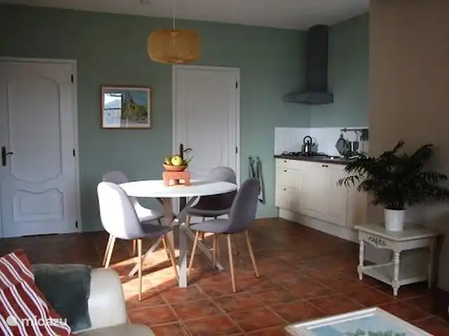 Casavabene Appartement Cinghiale huren in Italië, Piëmont, Murazzano - appartement Keukengedeelte met eethoek.