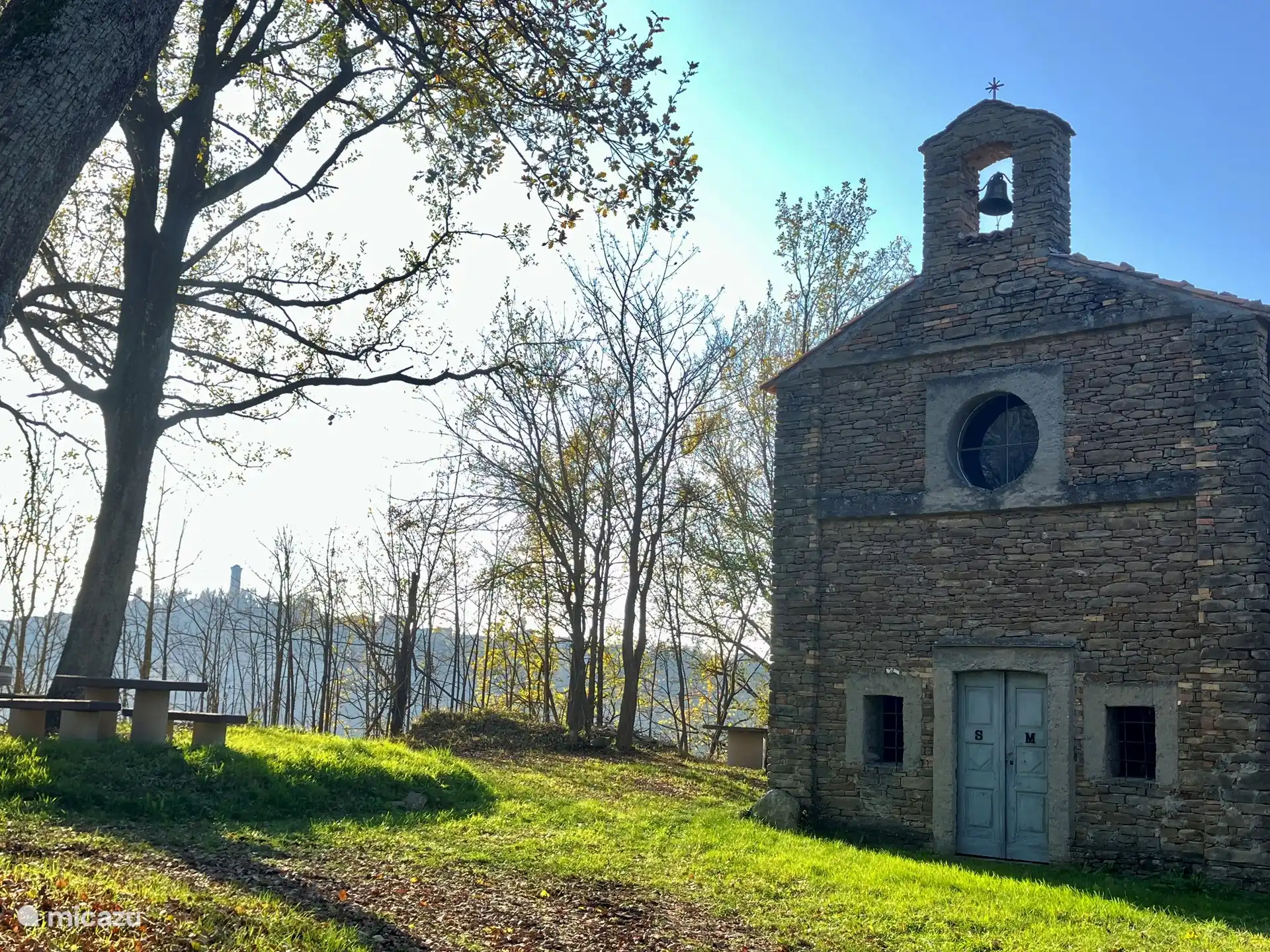 Verlassene Kirche am Wanderweg von Casavabene