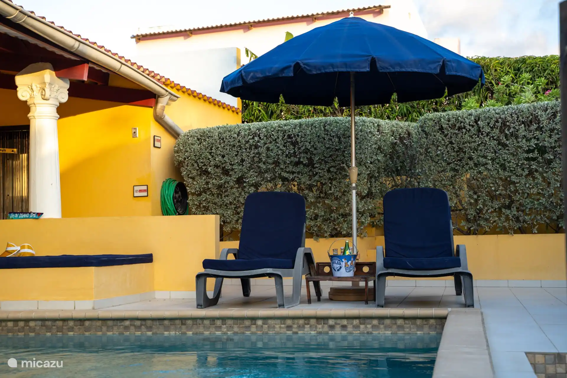 Let yourself be carried away by the holiday feeling with a refreshing swim, relaxing moments in the hammock and sunny afternoons on a sun lounger under the parasol.