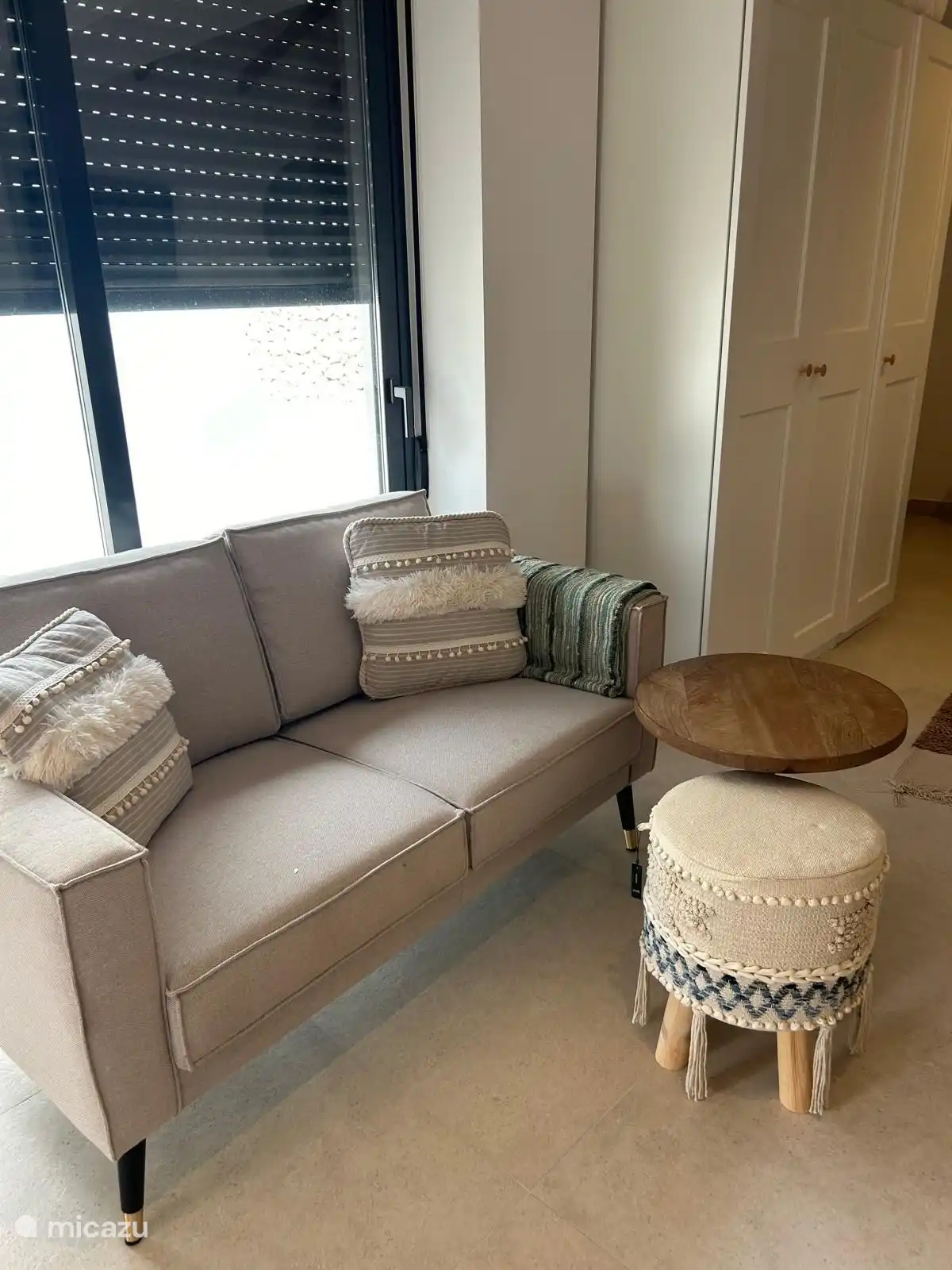 Villa Laurel: la casa de huéspedes se puede reservar por separado.
Detalle del asiento del sofá