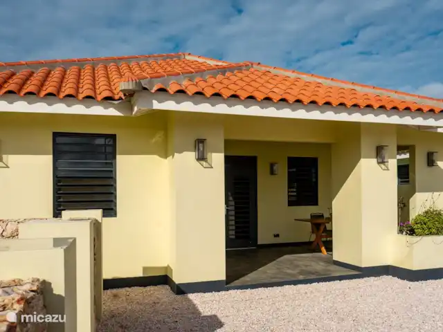 Location de Vacances Bonaire, Bonaire, Kralendijk, villa - Villa 5 Geel Courtyard Village La villa avec porche et jardin spacieux