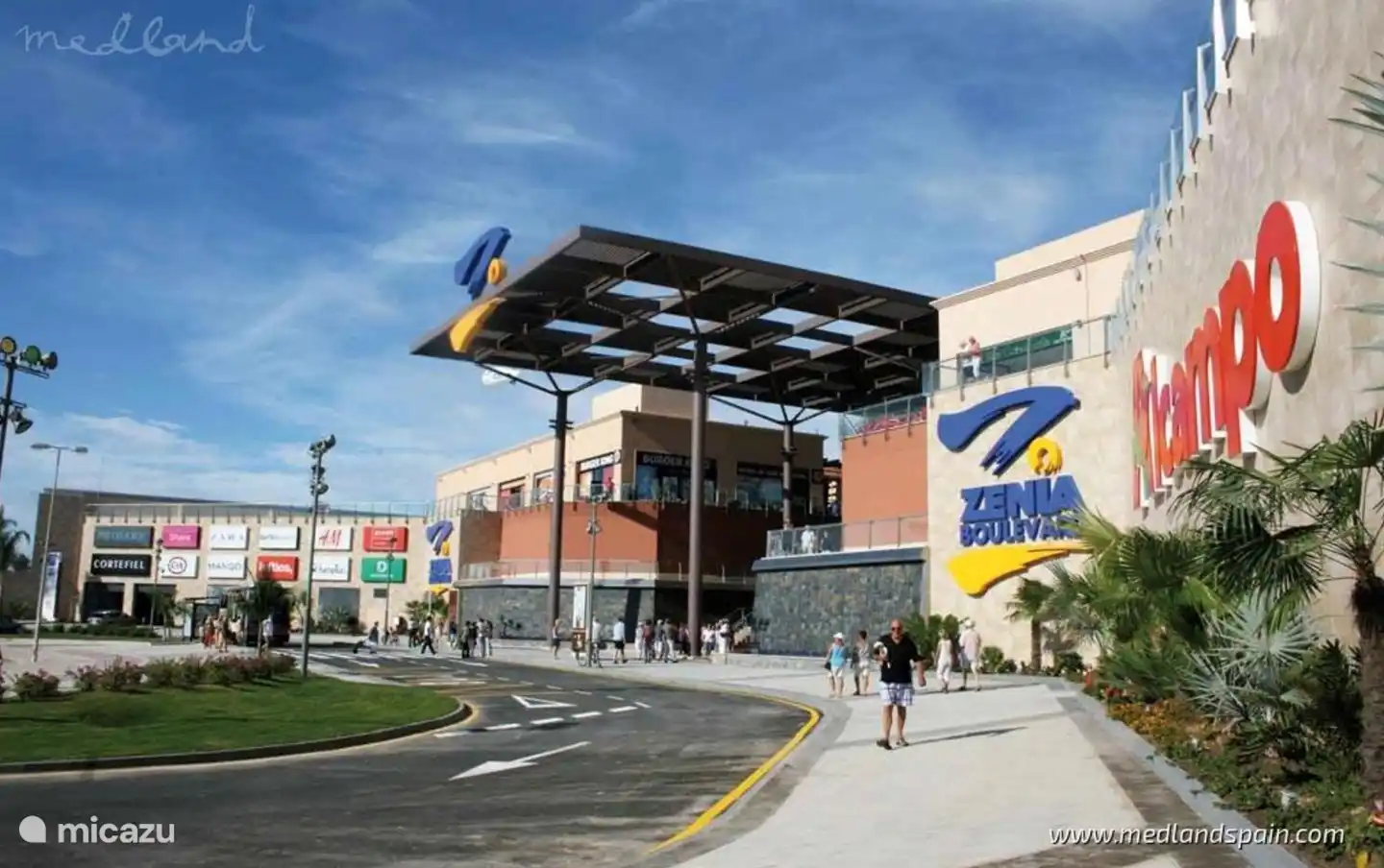 Immense centre commercial de Zenia 