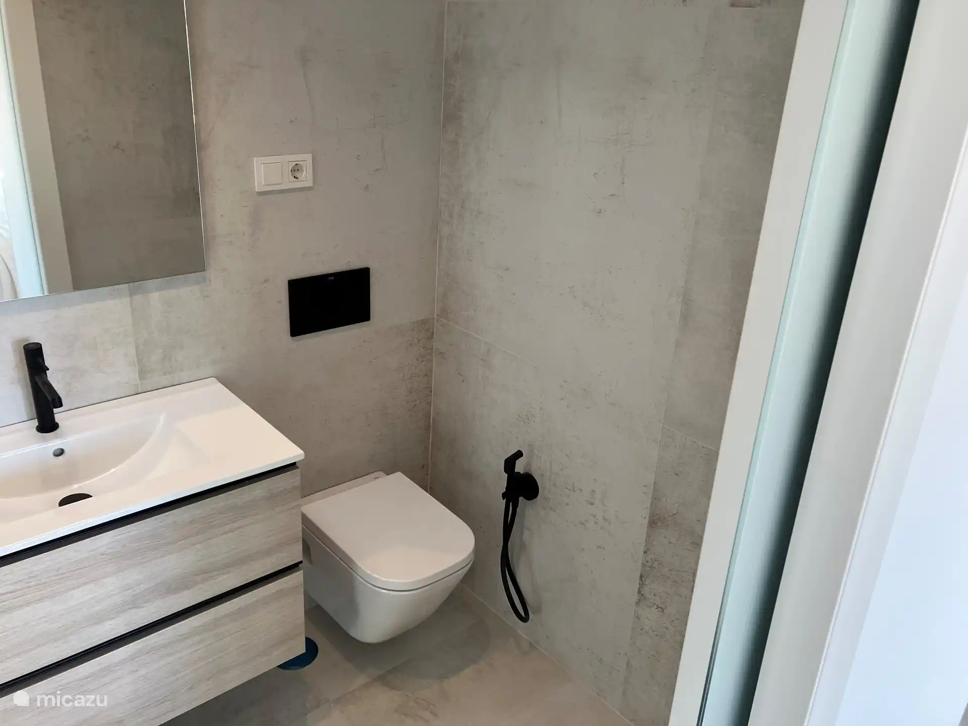 Salle de bain attenante à la chambre des maîtres