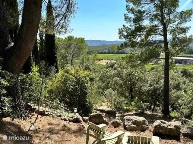Maison Puur Cotignac huren in Frankrijk, Var, Cotignac - villa Groene tuin.