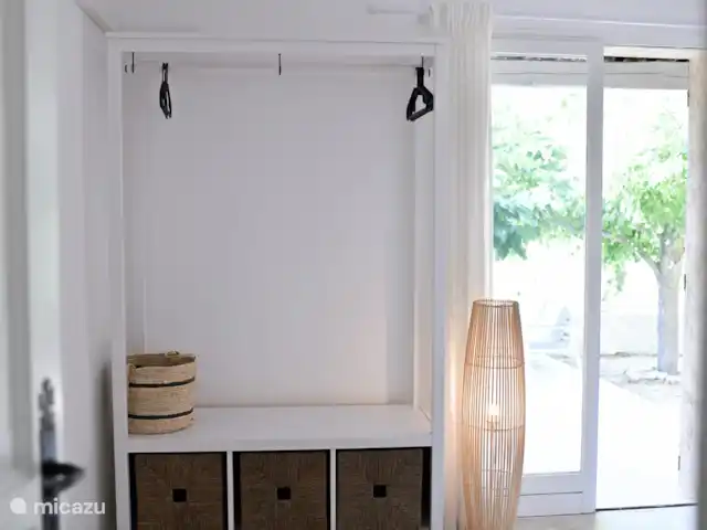 Maison Puur Cotignac huren in Frankrijk, Var, Cotignac - villa Slaapkamer 2 met directe toegang tot het terras.