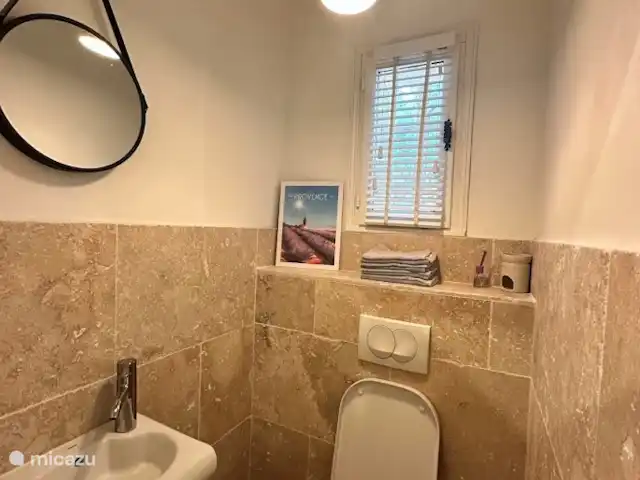 Maison Puur Cotignac huren in Frankrijk, Var, Cotignac - villa WC in de hal.
