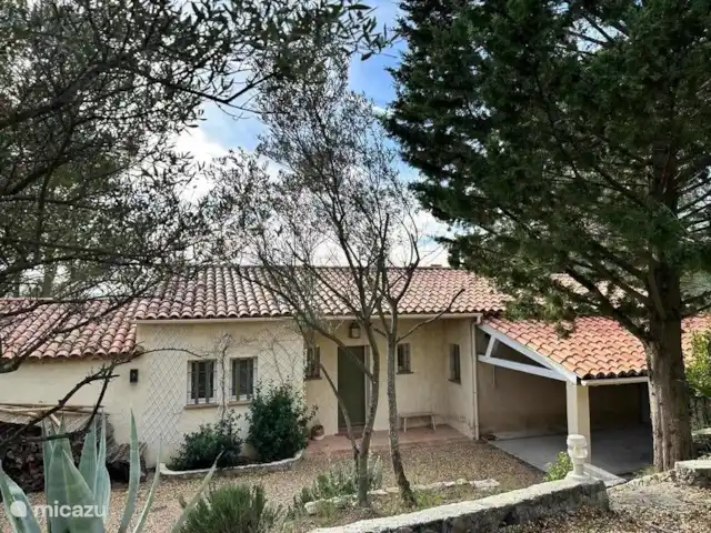 Maison Puur Cotignac huren in Frankrijk, Var, Cotignac - villa Voorzijde van de woning.