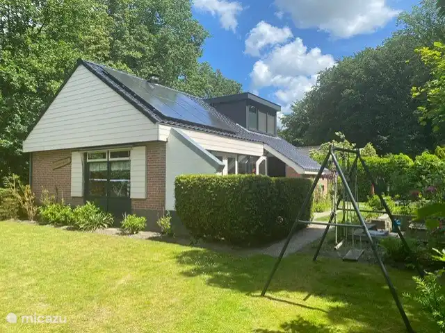 Boshuis Daaldersplakje huren in Nederland, Friesland, Appelscha - vakantiehuis Het boshuis gezien vanaf de zijkant