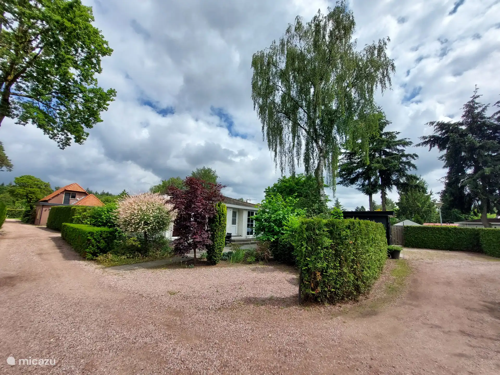 Chalet avec parking pour 1 voiture devant