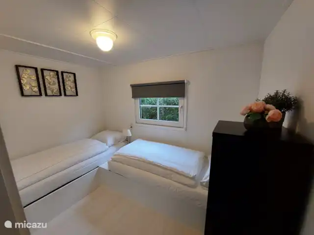 Comfort chalet nr.19 huren in Nederland, Gelderland, Putten - vakantiehuis Slaapkamer met 2 eenpersoonsbedden.