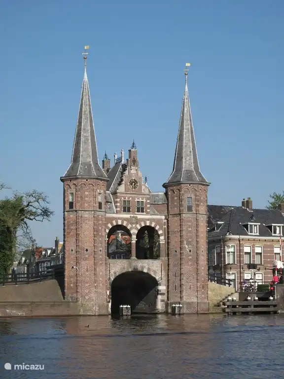 De Waterpoort is waarschijnlijk rond 1492 gebouwd als onderdeel van de stadsverdediging. Het is de  grootste bezienswaardigheid van Sneek.