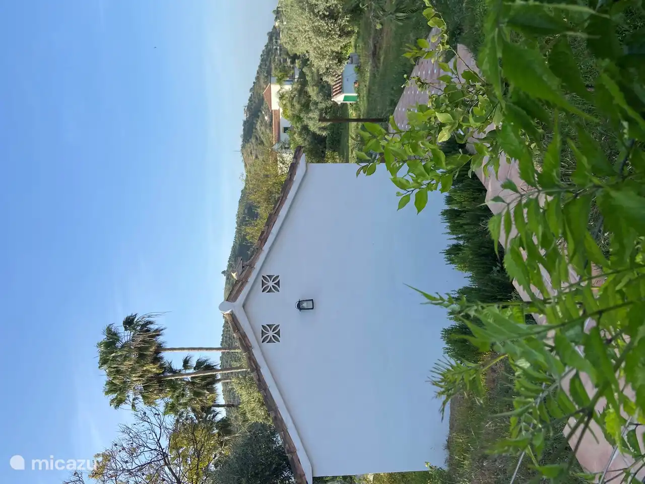 Vista trasera de la casa.