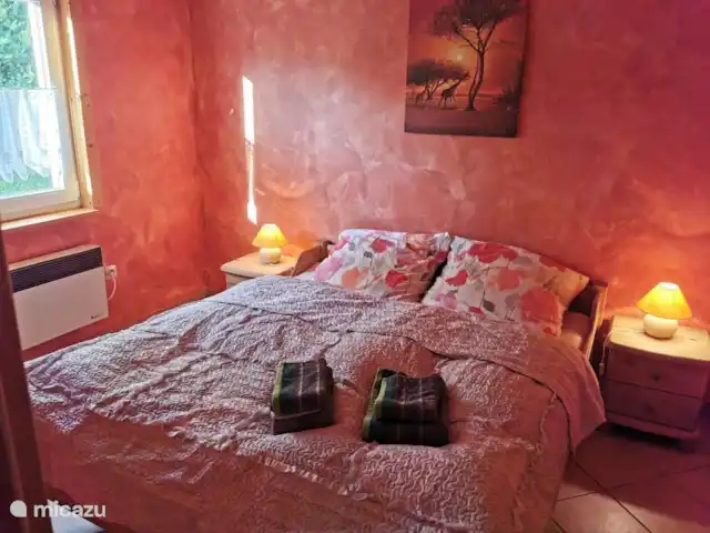 Maison Soleil | Allemagne, Eifel, Daun - maison de vacances Haus Sonne - chambre avec lit double