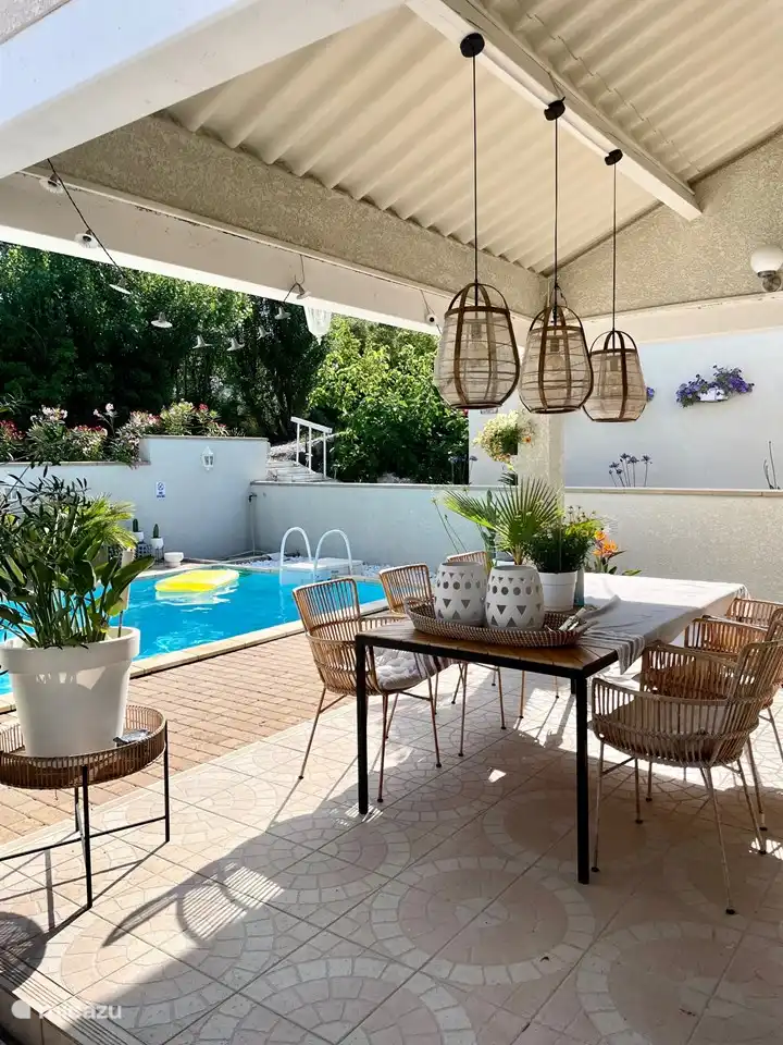 Überdachte Terrasse