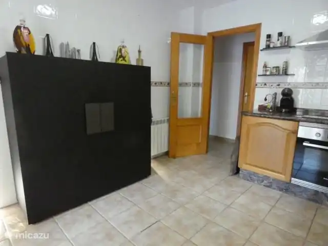 Location de Vacances Espagne, Costa de Valencia, Barx, villa - Casa Luna entrée de la cuisine depuis le couloir