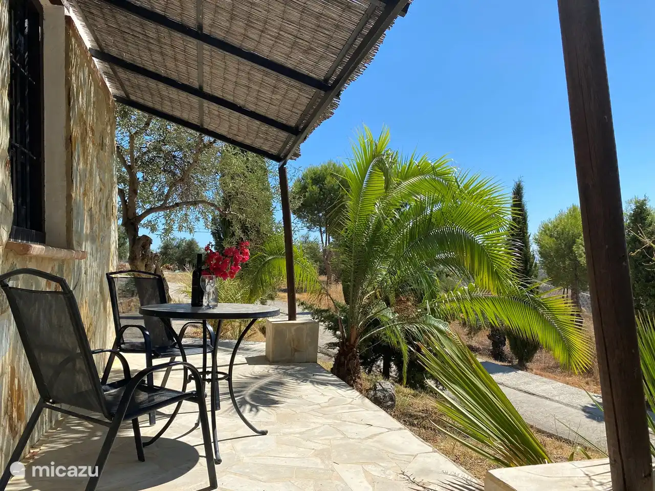 Eihen porche y parking