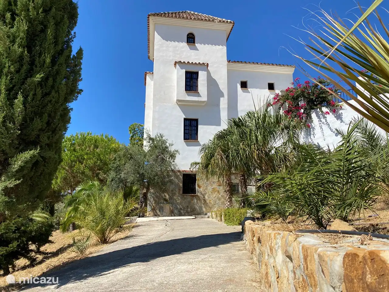 ¡Estacionamiento propio!