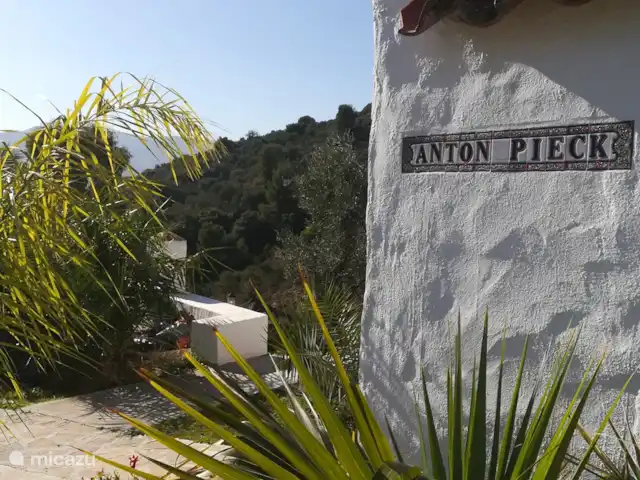 tiny house huren in Spanje, Andalusië, Tolox – Huisje 12 m2 buitenkeuken en terras Overzicht
